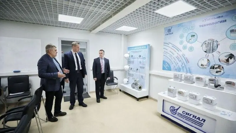 Совет ЕС в рамках 21-го пакета санкций внес энгельсское предприятие «Сигнал» в перечень под ограничениями из‑за поставок комплектующих для вооружений и поддержки ВС в зоне СВО.