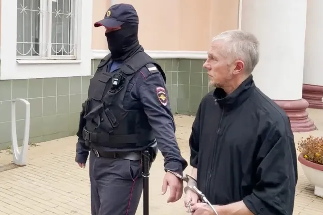 Следствие установило причастность 51‑летнего мужчины к серии убийств и изнасилований 2002 года в Москве и Подмосковье. Уголовное дело направлено в Московский областной суд, обвиняемому грозит пожизненное заключение.