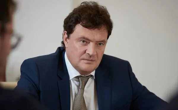 Апелляционная инстанция оставила в силе решение Тверского суда Москвы о двухмесячном содержании под стражей по делу о злоупотреблении полномочиями при санации банков. Подсудимый вину не признаёт.