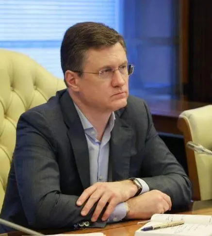 Александр Новак 7 июля провёл совещание по рынку топлива: главы регионов доложили о запасах и логистике. Профильным ведомствам и компаниям поручено усилить ежедневный мониторинг и принять дополнительные меры против локальных перебоев поставок.
