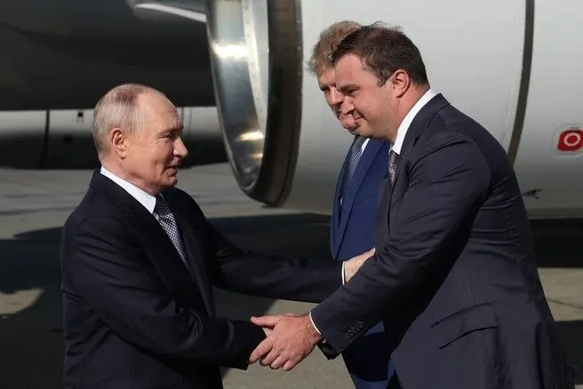 На рабочей встрече 25 июля обсудили рост ВРП, успехи сельского хозяйства, проблемы промышленности, а также инфраструктурные проекты и помощь участникам СВО.