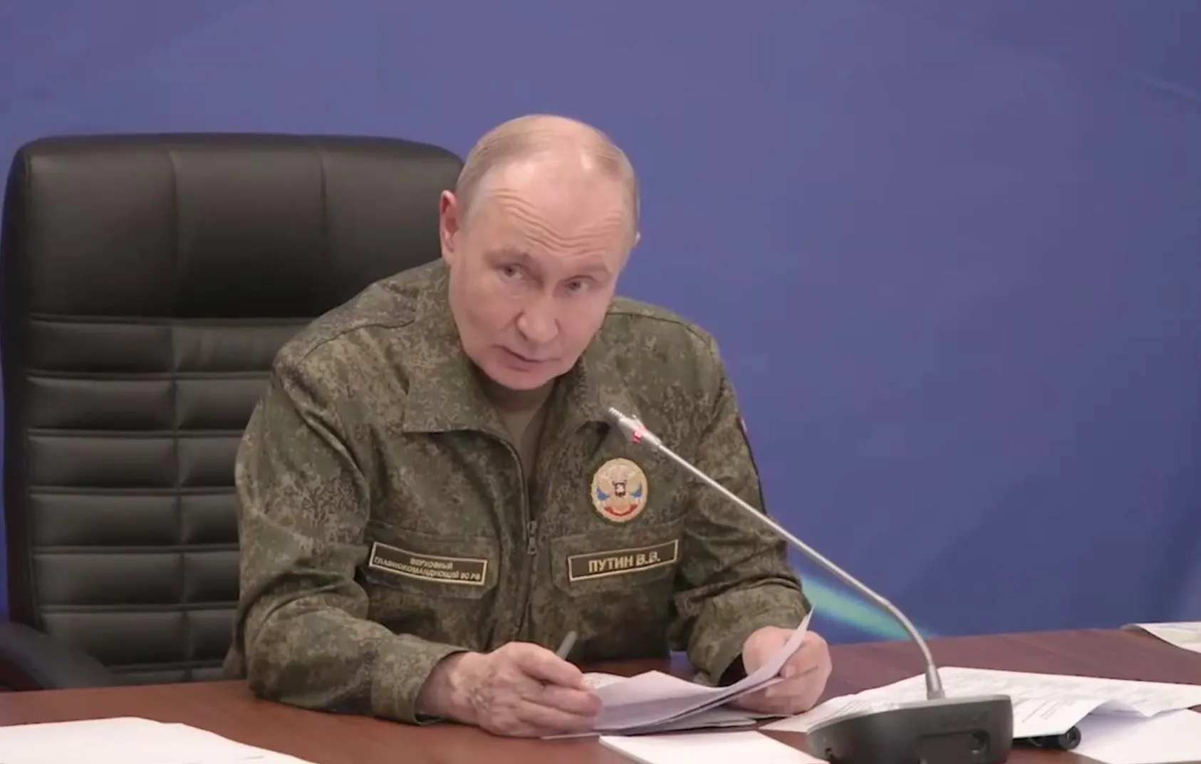 На совещании с военными президент сообщил, что российские войска освободили Константиновку; с начала года, по его словам, освобождено 133 населённых пункта.