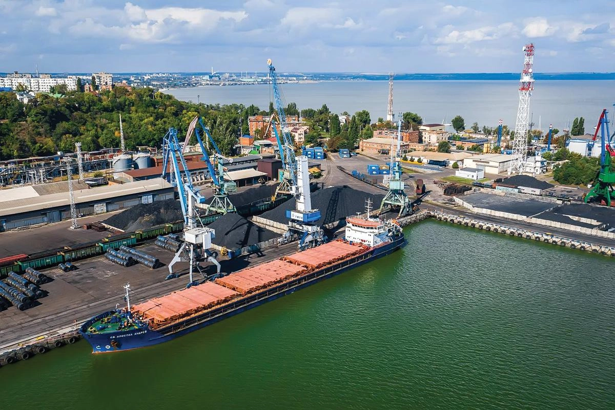 Минсельхоз предложил возмещать до 90% затрат на перевозку зерна из Ростовской области в порты Чёрного и Балтийского морей — мера связана с остановкой отгрузок из азовских портов после атак беспилотников.