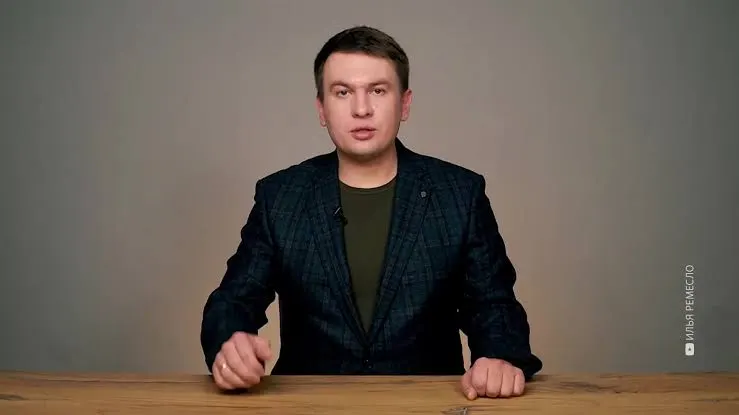 Адвокат сообщил, что уголовное дело по обвинению в размещении «фейков» об армии связано с публикацией манифеста, в котором автор критиковал политику президента и последствия войны.