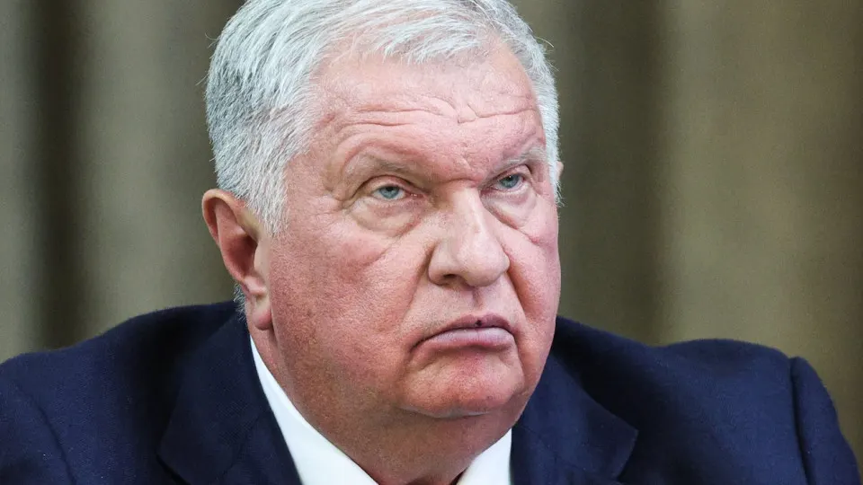 29 июля Рязанский НПЗ мощностью 17 млн т/год прекратил переработку из‑за атаки беспилотника; это один из нескольких заводов по всей стране, частично или полностью остановившихся в июле.