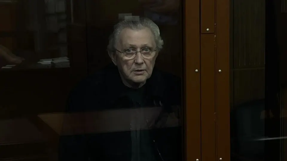 После задержания и помещения под стражу предприниматель покинул учредительный состав трёх фирм. Он по-прежнему связан с несколькими бизнес-структурами, включая крупный портовый проект, и является фигурантом уголовного дела о заказном убийстве.