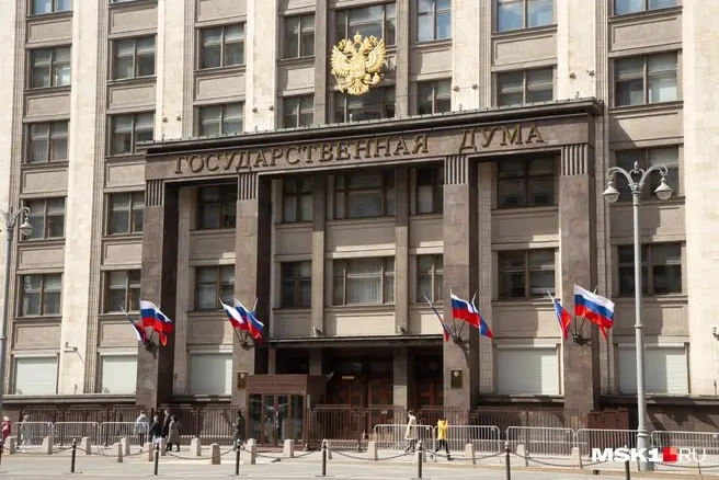 Губернатор региона Илья Середюк вошёл в федеральный список кандидатов; годовая декларация показывает заработок свыше 10 миллионов рублей и владение двумя квартирами в Калининградской области. Аналитика деклараций кузбасских кандидатов раскрывает их активы.