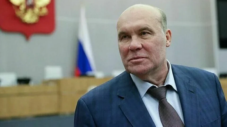 В Госдуме обсуждают вероятность применения тактического ядерного оружия на фоне нарастающего международного напряжения; эксперты предупреждают о риске эскалации и усиления конфликта.