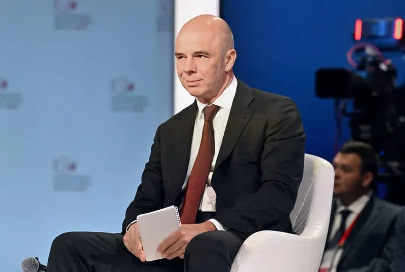 Глава Минфина сообщил, что бюджет полностью обеспечен ресурсами; обязательства будут выполнены в полном объеме. Дефицит бюджета на начало 2026 года оценивается примерно в 6,46 трлн рублей, около 2,8% ВВП.