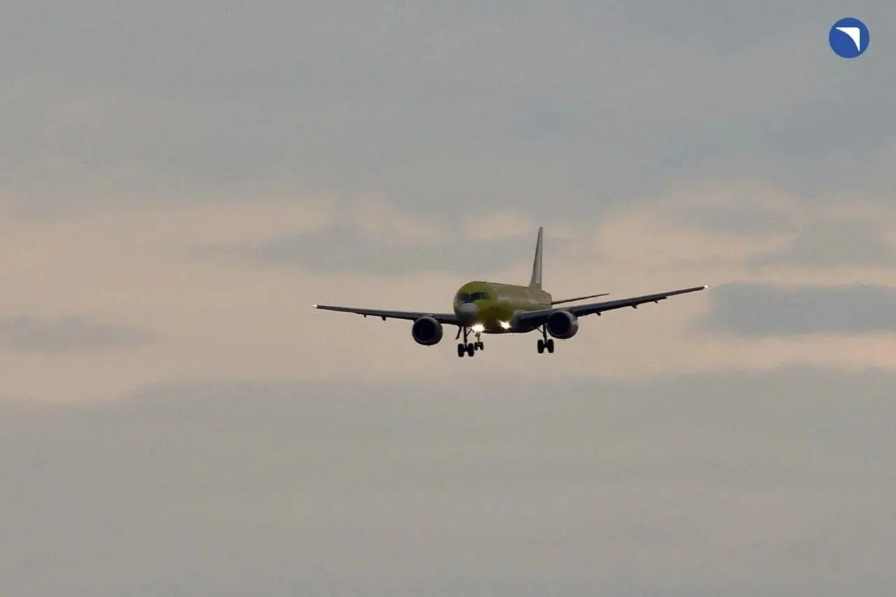 Первый серийный самолёт МС-21-310 с PD-14 выполнил перелёт из Иркутска в Подмосковье без посадок; общая продолжительность составила около 5 часов 50 минут.