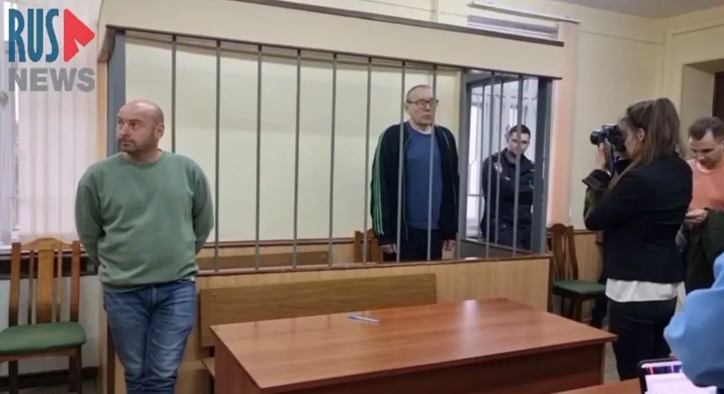 В Москве идёт рассмотрение кассационной жалобы по делу о публикациях о Верховном суде РФ; фигурант получил адвоката по назначению, обсуждают ходатайства и мотивацию приговора.