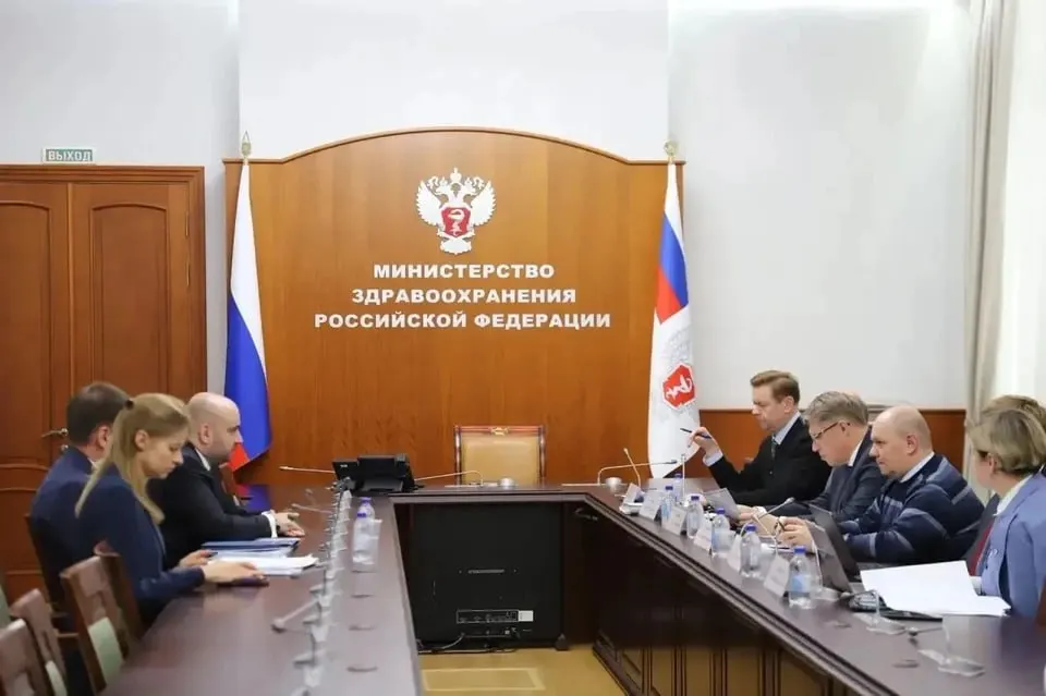 На встрече обсудили проекты: хирургический корпус в Самаре, онкокорпус в Тольятти и увеличение госзадачи клиникам СамГМУ.