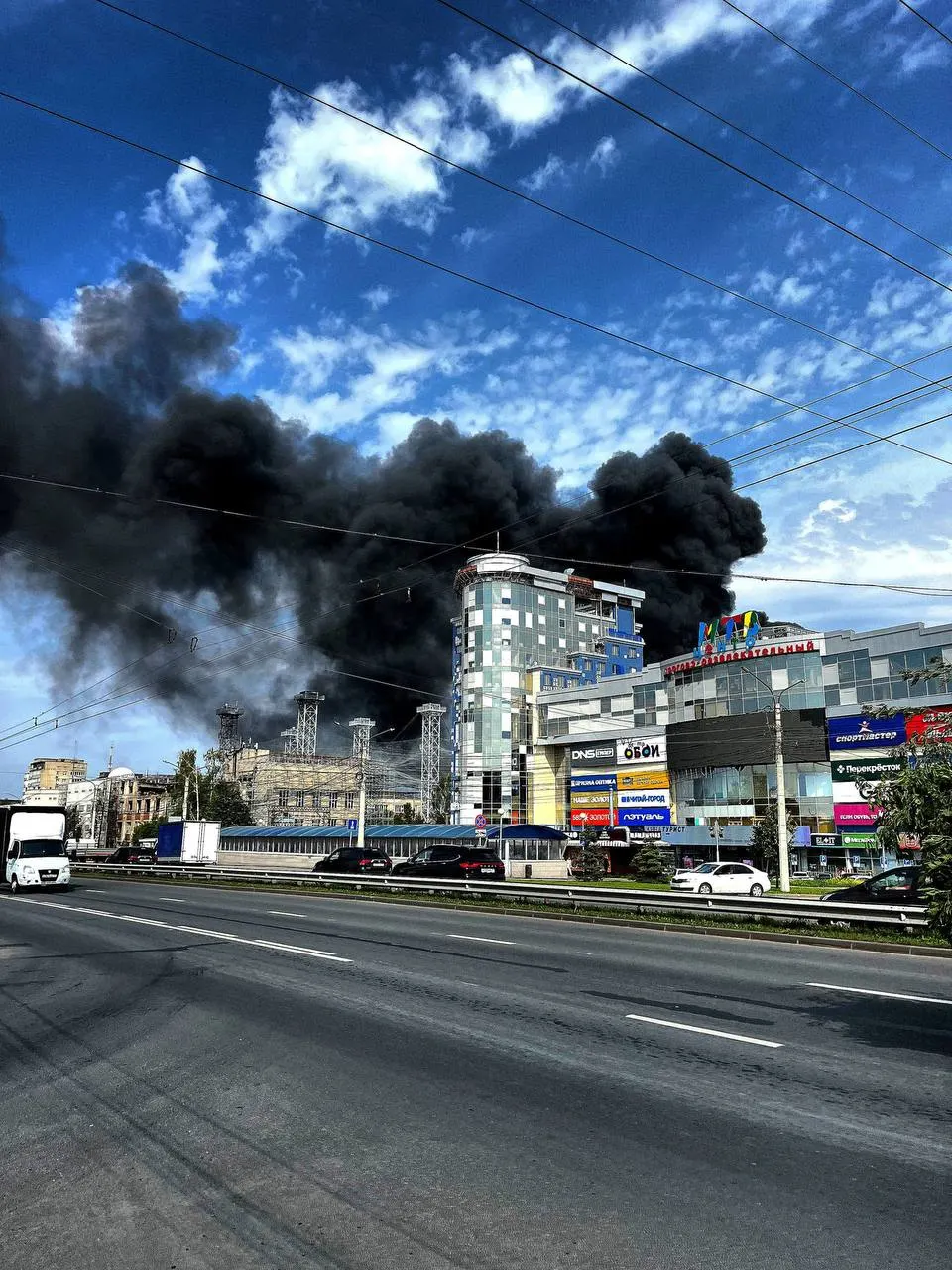 Пожар на энергетическом объекте в Чувашской республике требует установления причин; власти осторожно рассматривают вероятность диверсии, а на фоне других инцидентов в регионе обсуждают вопросы безопасности энергосистемы.