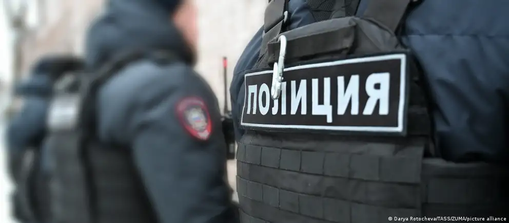 После митинга у Верховного суда Москвы правоохранители начали выдавать предостережения участникам, а суд принял решение об отмене регистрации партийного списка на выборах.