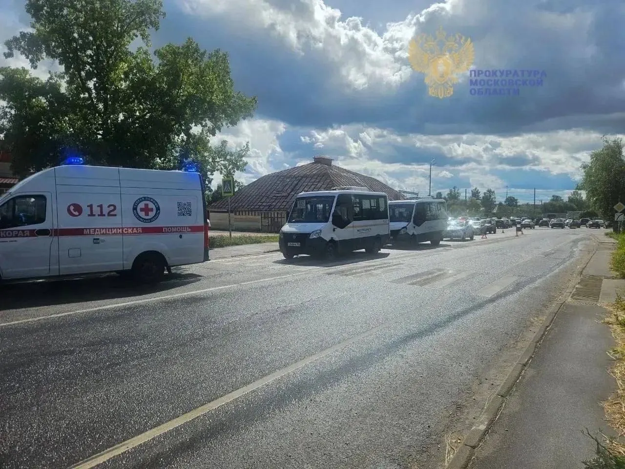 В Талдомском районе Московской области произошла авария маршруток: пострадали шесть человек, среди них трое детей.