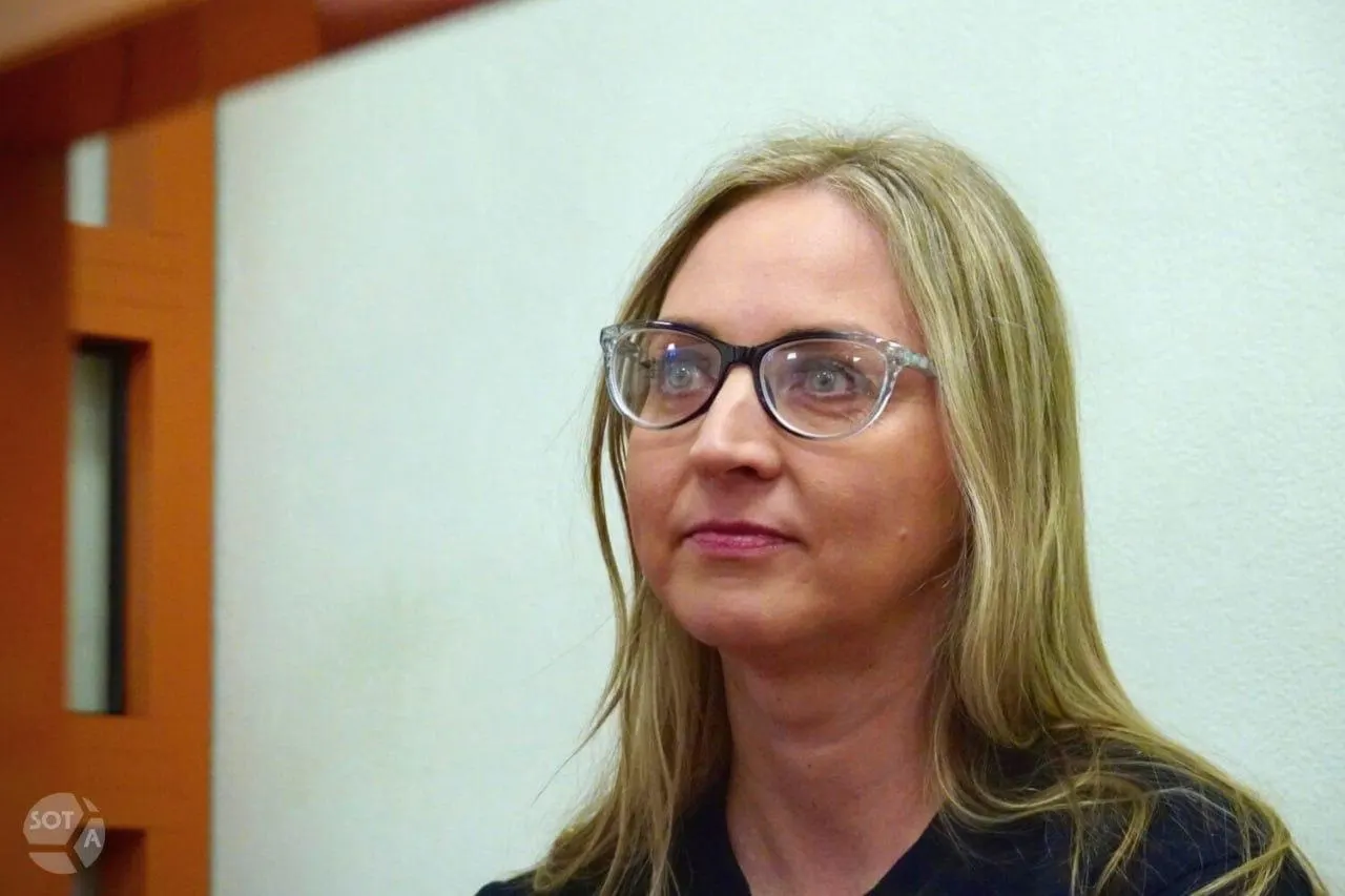 Политзаключённую Евгению Конфоркину этапировали из столичного СИЗО, а её отец внезапно скончался — события стали тяжёлым ударом по семье и вызвали сбор средств на похороны и штраф.