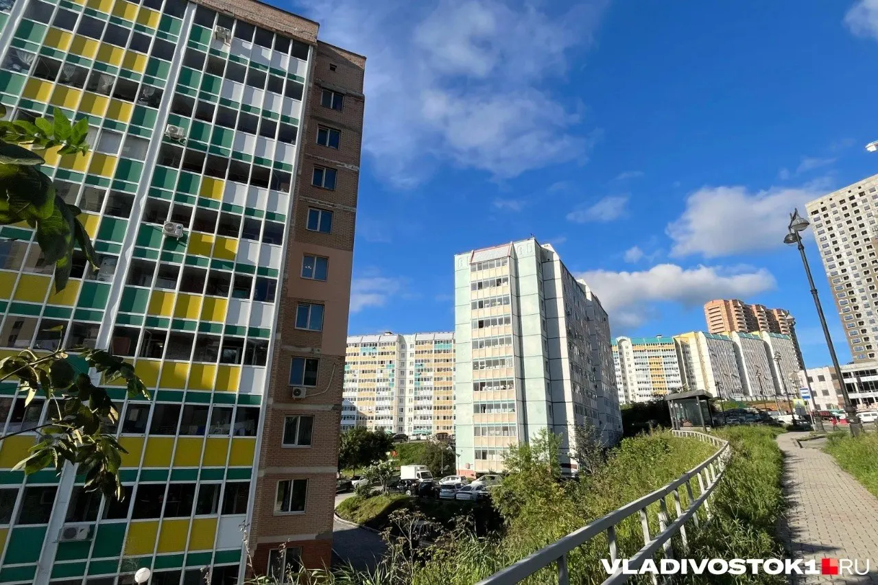 В июне цены на жильё росли в 43 из 70 городов; Владивосток — лидер, за ним следуют Тула, Самара, Саратов и Чита.