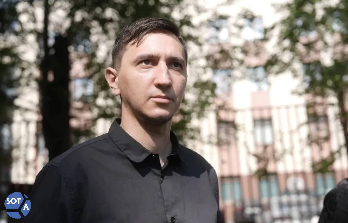 Кунцевский суд Москвы вернул силовикам дело муниципального депутата и кандидата в Госдуму от партии «Зелёные» по митинговой статье; задержания произошли после инспекции трассы, против строительства которой выступали жители района Крылатского.
