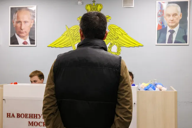 Экономические стимулы для контрактников растут, но эксперты предупреждают о политических рисках и возможности эскалации.