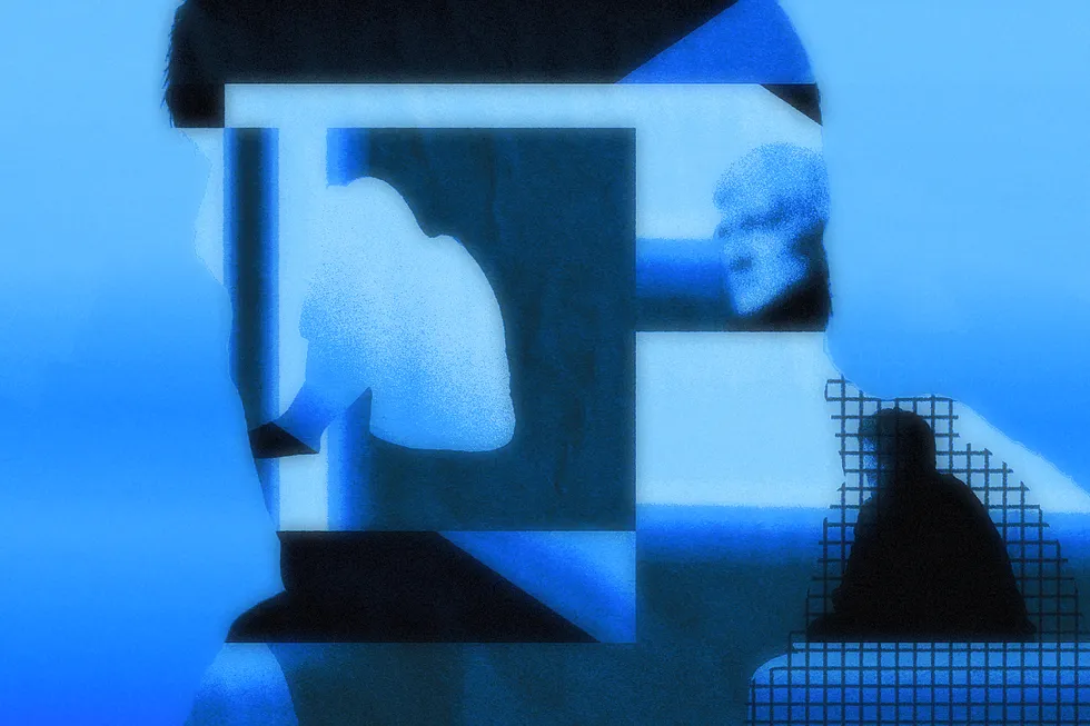 Как репрессии и война влияют на социальные связи: истории людей из разных регионов, поиск офлайн‑инициатив и новые формы гражданской активности.
