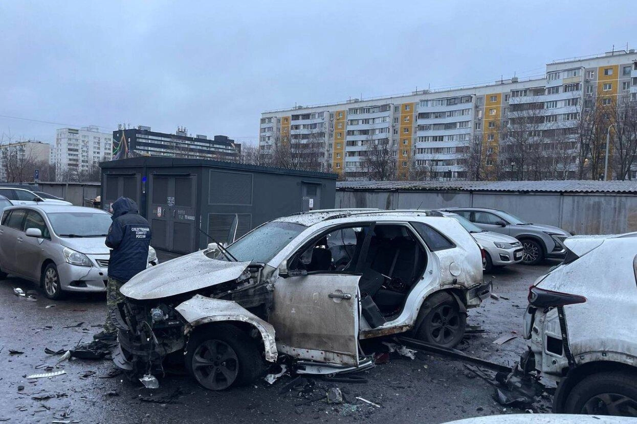 Документ для военнослужащих и гражданского персонала рекомендует менять образ жизни, маршруты и способы передвижения, а также предпринимать меры по защите жилья и техники на фоне угроз.