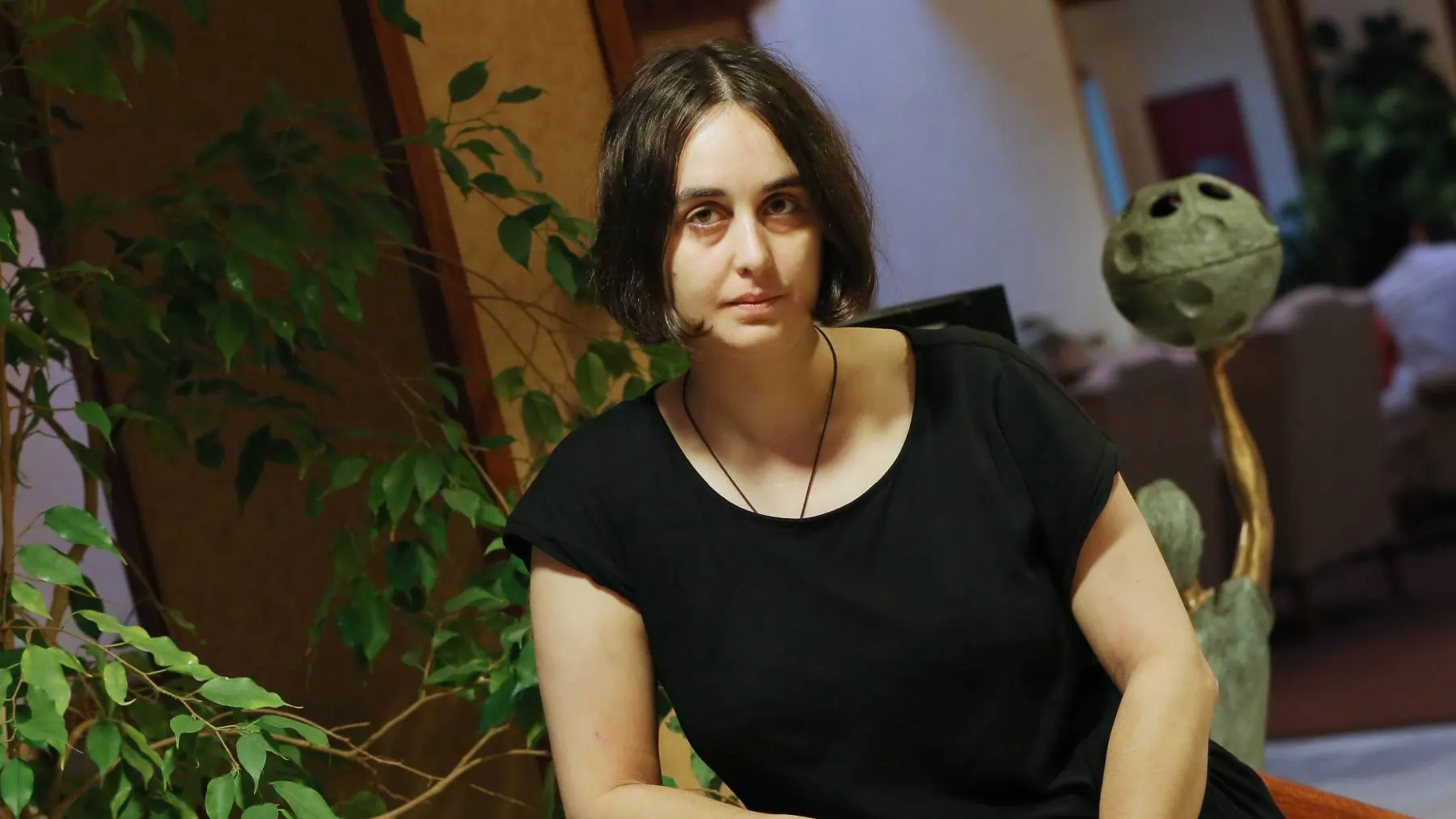 Дело связано с публикацией о событиях на войне и дискредитацией армии; обвиняемой грозит до 10 лет лишения свободы. Слушания назначены в Москве.
