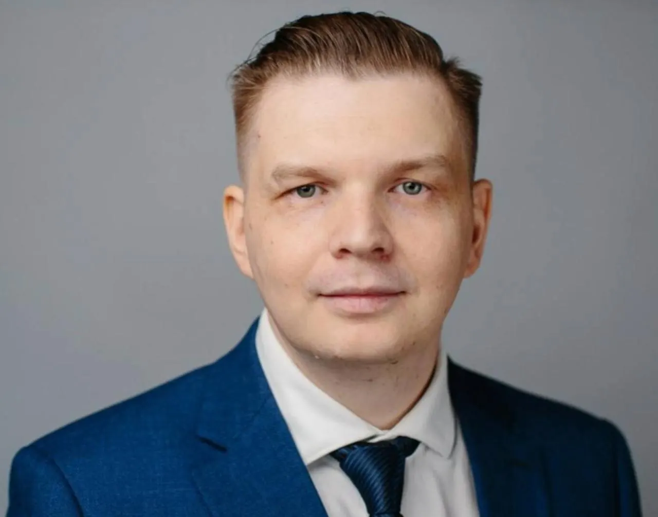 Суд принял решение снять Александра Муравьёва с выборов, инициатива поступила от кандидата от «Партии пенсионеров». Позже были отменены регистрации ещё трём кандидатам от той же партии.