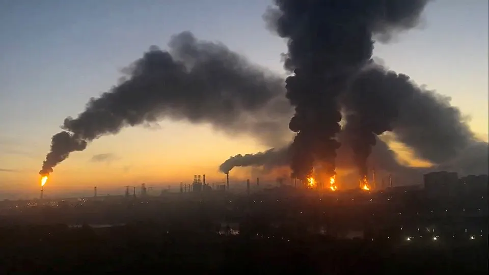 В ночь на 20 сентября по Московскому региону была предпринята атака беспилотников: три человека погибли, более 40 ранены, поврежден нефтеперерабатывающий завод в Капотне. Выборы прошли 18–20 сентября, явка составила 59,32%.