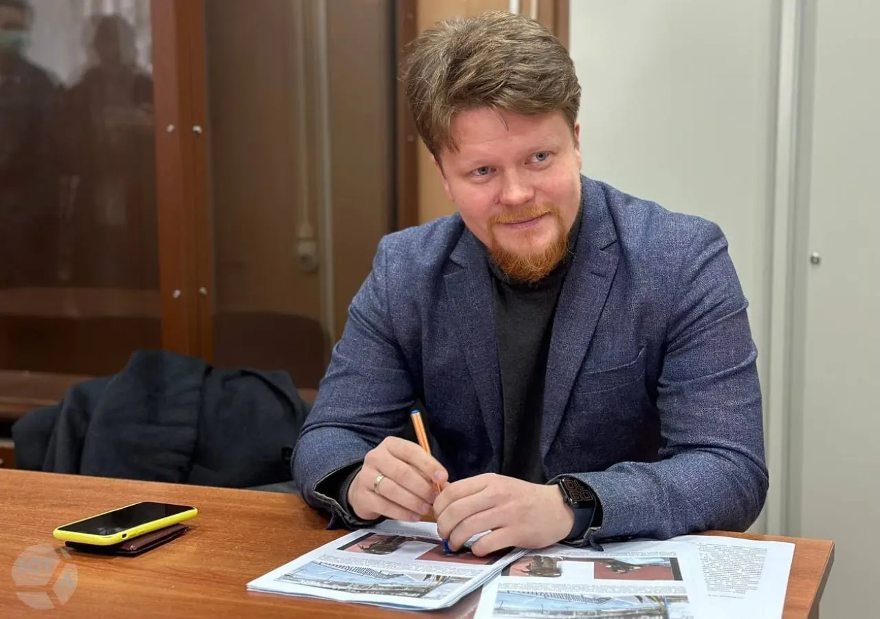 Правозащитника Леонида Соловьёвa подозревают в дискредитации армии; в московском суде зарегистрировано дело, которое затрагивает нескольких фигурантов политических дел.