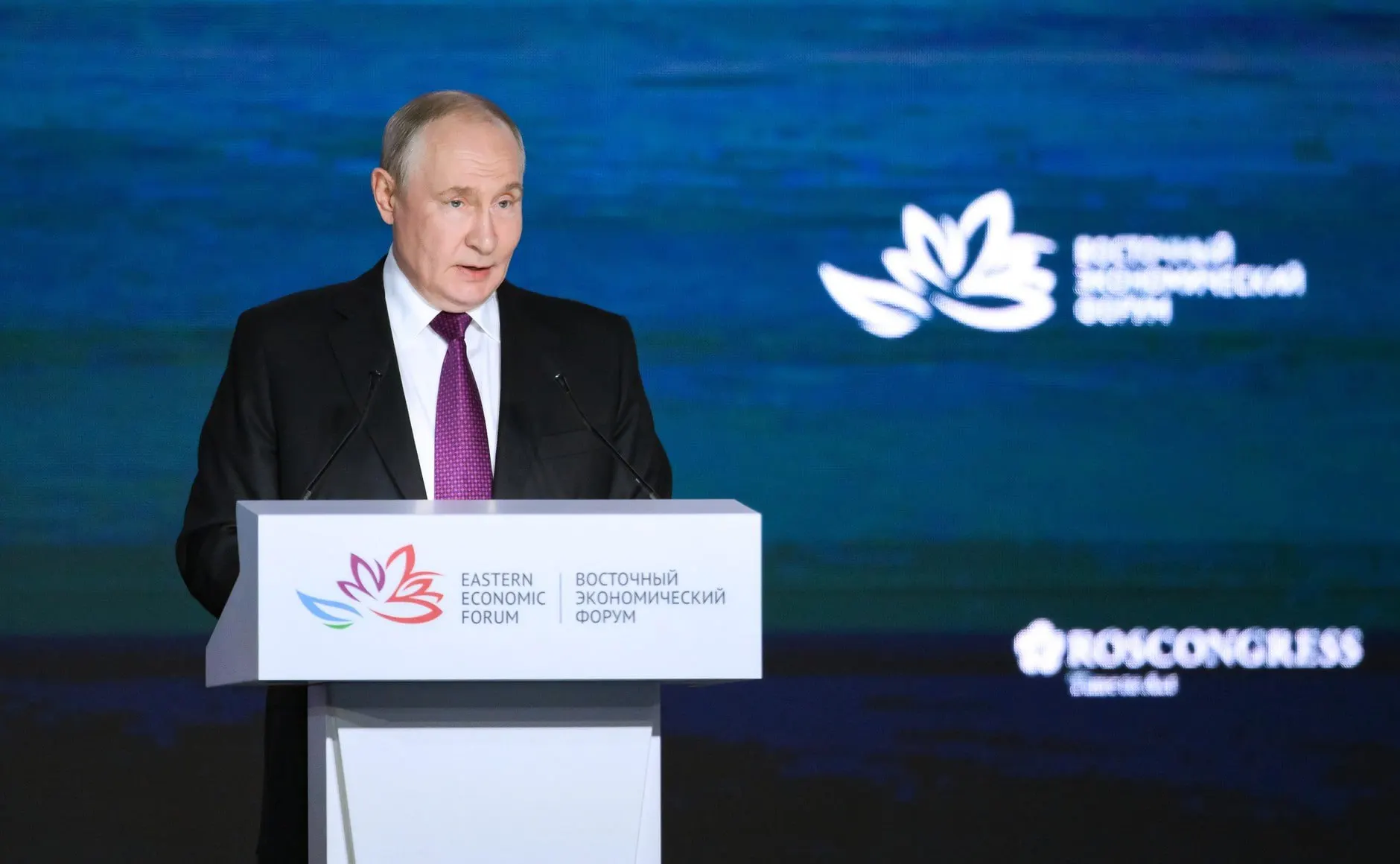 Путин указал на демографические вызовы и подчеркнул, что влияние спецоперации не является основным фактором; нужны меры по улучшению рождаемости.
