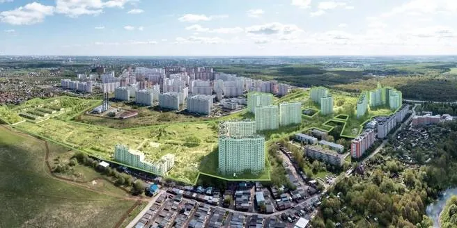 Заброшенный микрорайон в Подмосковье выставили на торги за 2,6 млрд рублей, однако покупателей не нашлось; заявки подали две воронежские компании, но конкурс не состоялся.