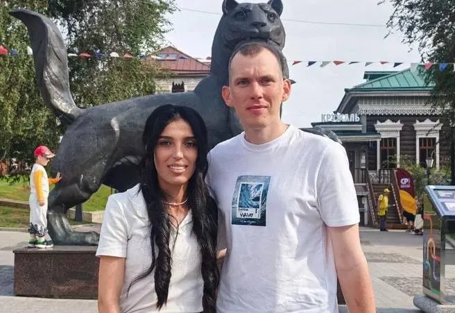 33-летний Павел Шабалин и 31-летняя Тамара Погосян идут пешком через Россию, преодолевая тысячи километров за 240 дней.