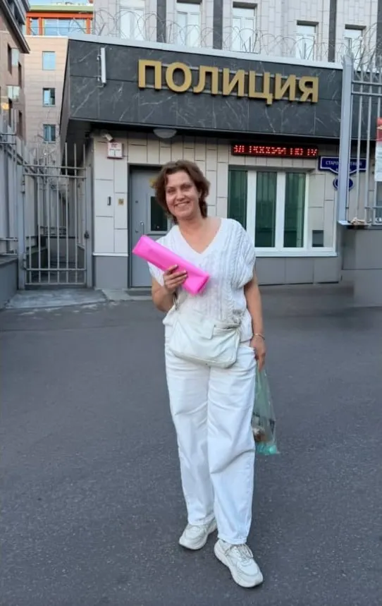 Замоскворецкий суд повторно вернул материалы дела по делу об экстремистской символике, что вызывает вопросы у защиты относительно участия кандидатки в выборах.