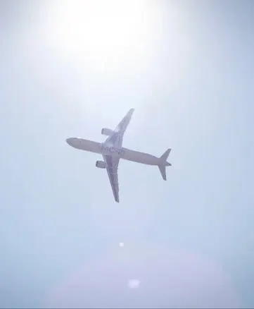 Новый вариант самолёта МС-21-210 может занять нишу на дальних маршрутах (пример Москвы–Санкт‑Петербург и Москвы–Сочи) с меньшей базовой вместимостью и большей дальностью полёта.