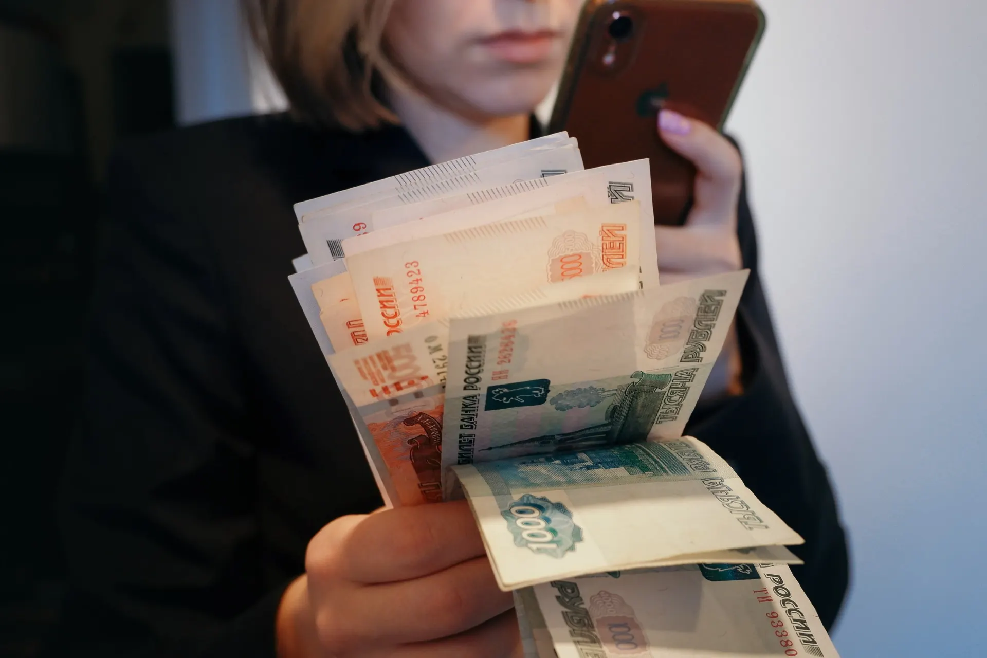 Разбираемся, почему экономика России замедляется: миф о дорогих кредитах развенчан, ищем реальные драйверы роста.