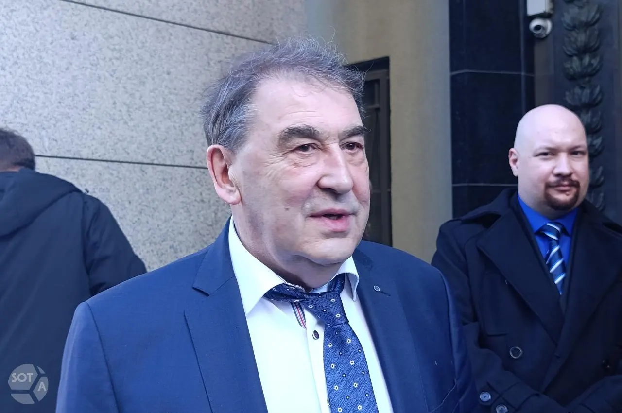 73-летний Андрей Нечаев был доставлен в больницу после потери сознания в переходе в центре Москвы. Его состояние оценивают как средней тяжести; ранее он возглавлял Минэкономразвития.