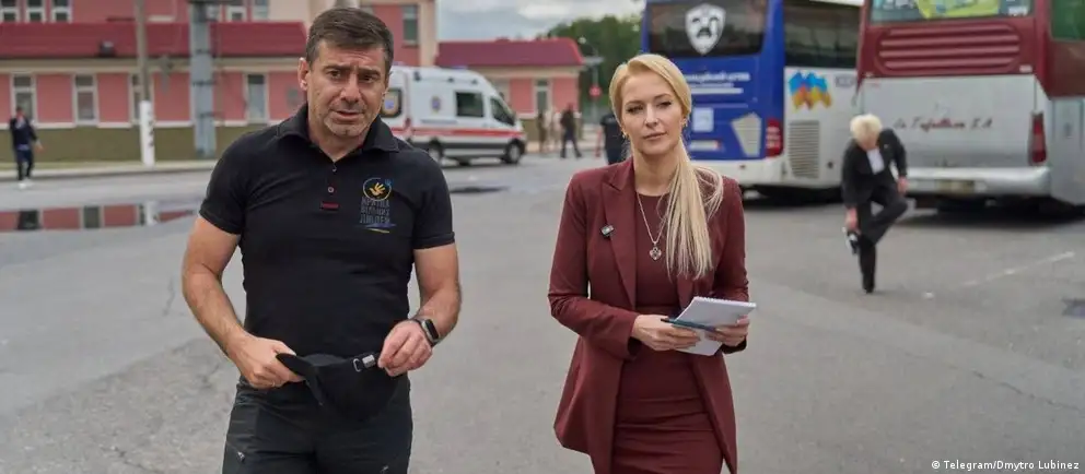 Два омбудсмена — Дмитрий Лубинец и Яна Лантратова — сотрудничают в рамках гуманитарной миссии в Алешках и обсуждают формат взаимного обмена пленными и юридические шаги.