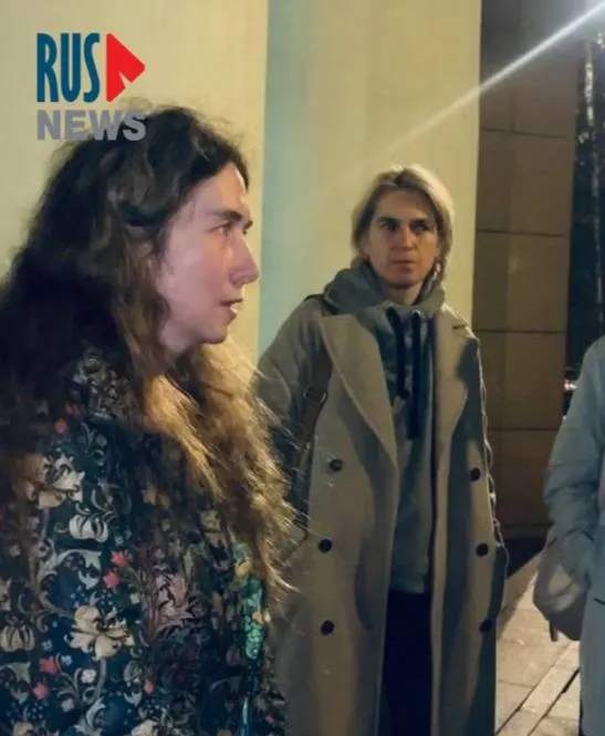 В Москве активистку оштрафовали на 10 тысяч рублей за участие в несогласованном митинге; документ пришёл ей через Telegram, после чего последовали визиты к дому.