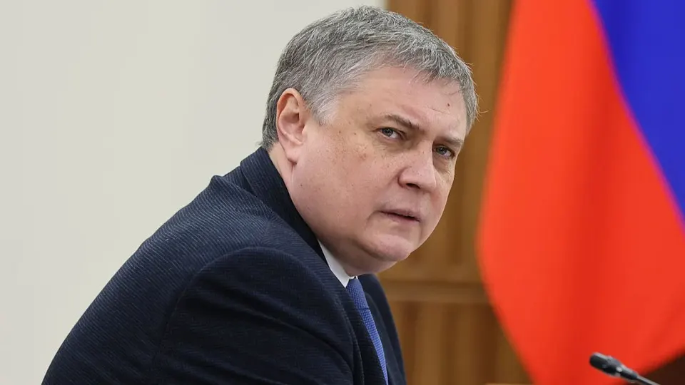 По делу о предполагаемом коррупционном обогащении прокуратура потребовала конфисковать активы, принадлежащие первому заместителю губернатора Краснодарского края Игорю Галася и его соучастникам: речь идёт об иномарках и 63 объектах недвижимости в нескольких городах, включая Москву и Ростовскую область, на сумму свыше 970 млн рублей, а также о nearly 86 млн рублей денежных требований.