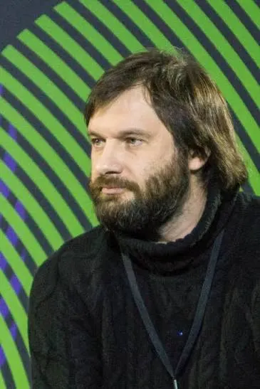 Басманный суд Москвы удовлетворил ходатайство о заочном аресте журналиста; обвинение — оправдание терроризма. Подробности дела не раскрываются; журналист объявлен в розыск, но в реестр террористов Росфинмониторинга пока не внесён.