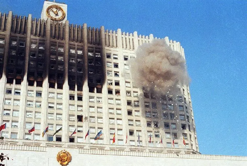 История октябрьских событий 1993 года глазами участников — воспоминания о кровавых днях в Москве.