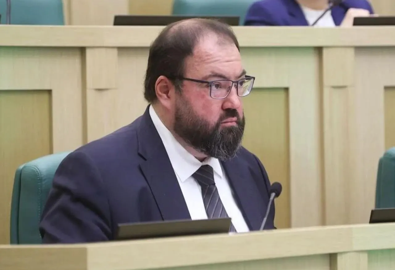На фоне атак беспилотников обсуждаются меры по прикрытию дата-центров; восстановление инфраструктуры может занять месяцы.