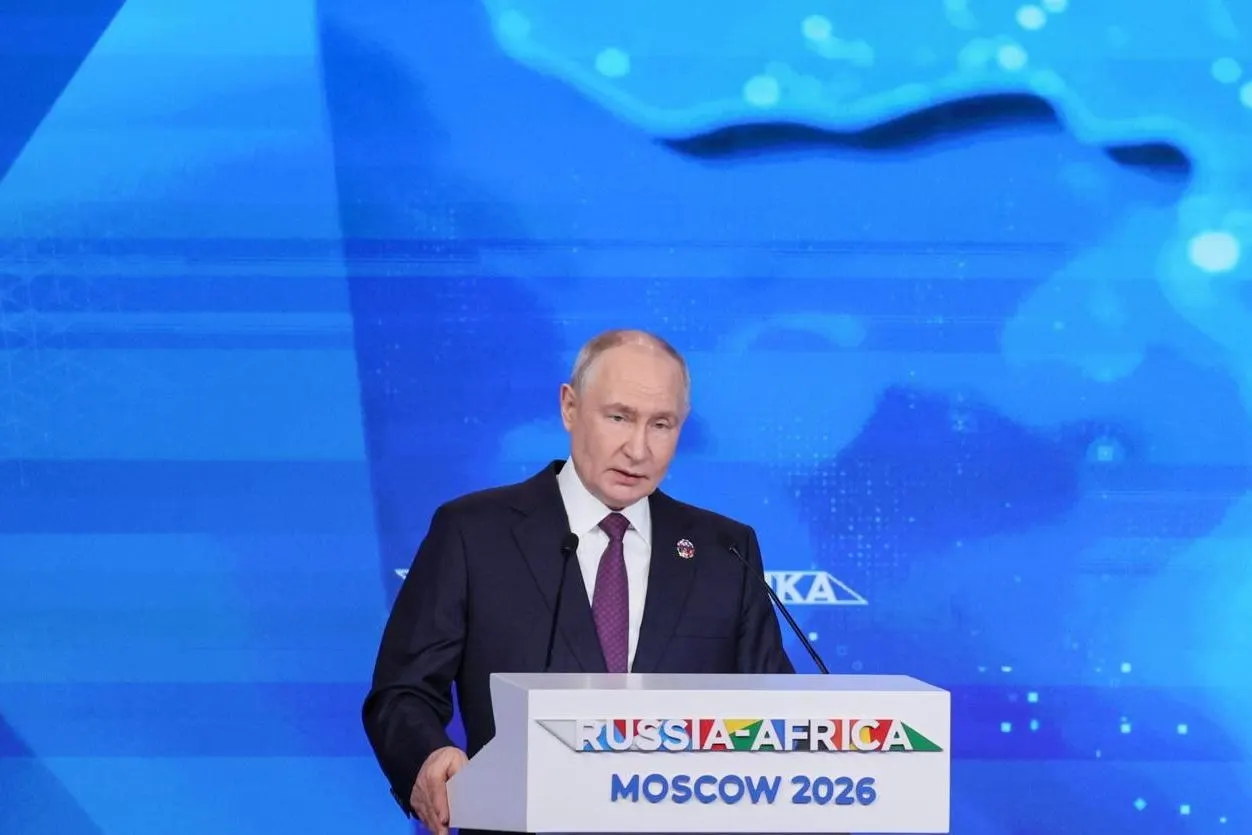 Путин заявил о сохранении контактов по вопросам низкоорбитальных спутниковых систем и о планах развивать отечественную спутниковую сеть.