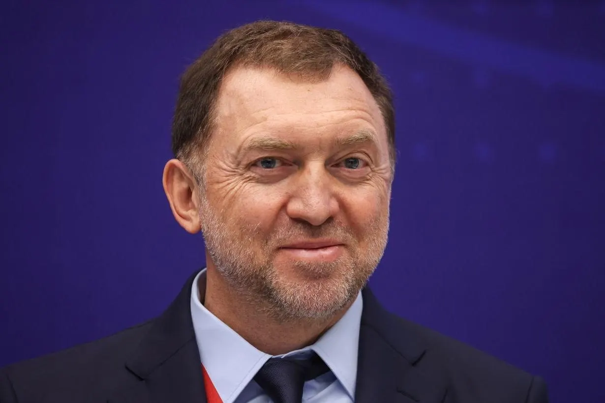 Суд отменил предупреждение ФАС об изменении условий поставок; спор касается внутренних цен на алюминий и их соотношения с экспортными. Решение может повлиять на рынок и дальнейшие иски.