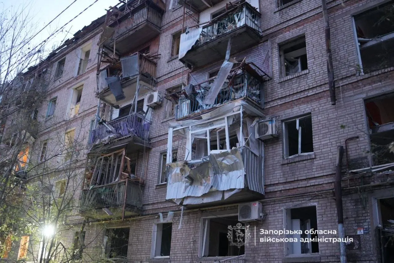 Описание утренних и ночных атак в нескольких регионах, возможные встречи в Москве и меры по эпизоотии в Забайкалье, а также другие важные новости дня.